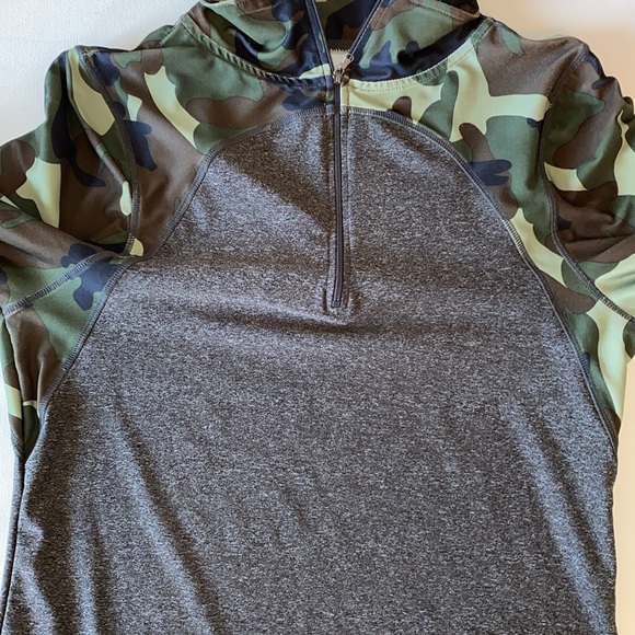 VOGO Athletica 1/4 Zip Colorblock Camo Pullover Workout Top - Picture 8 of 9